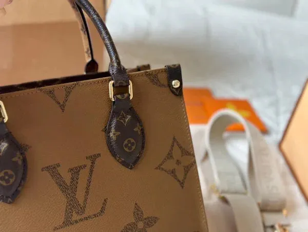 LOUIS VUITTON OnTheGo PM Monogram Canvas Women's Handbag (2pc)